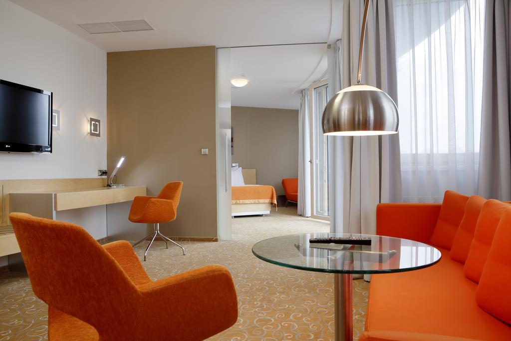 Orea Hotel Atrium Otrokovice Rum bild